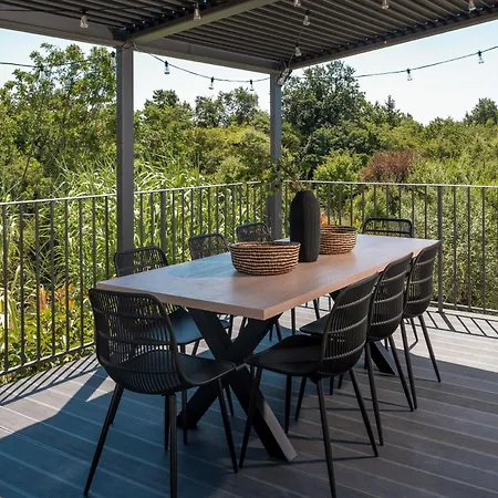 Vakantiehuis Mit Pool Und Wellness Fuer 8 Personen