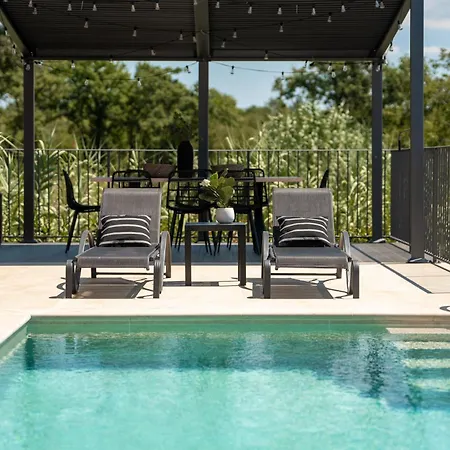Ferienhaus Mit Pool Und Wellness Fuer 8 Personen *